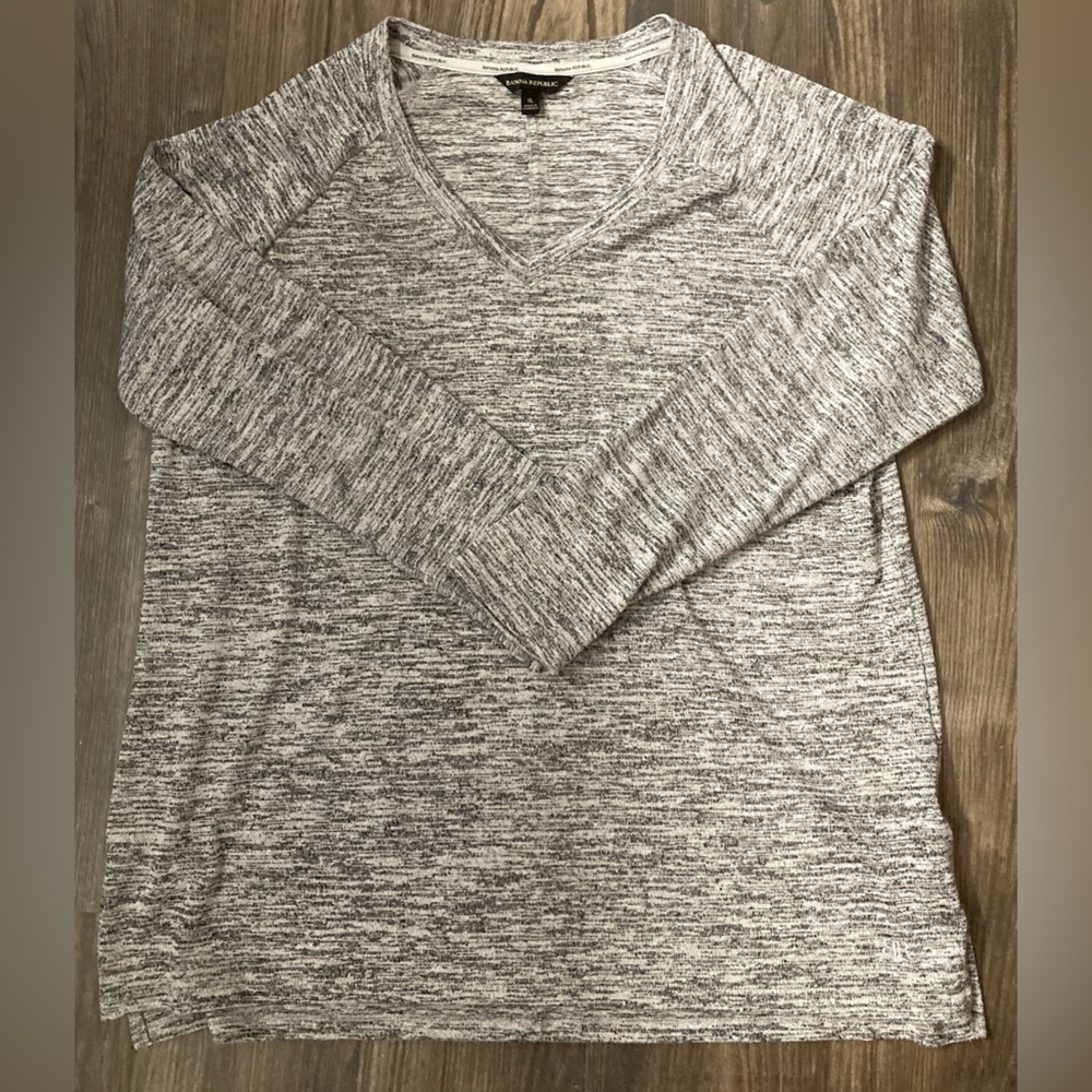 Banana Republic Men’s XL Gray V-Neck Sweater